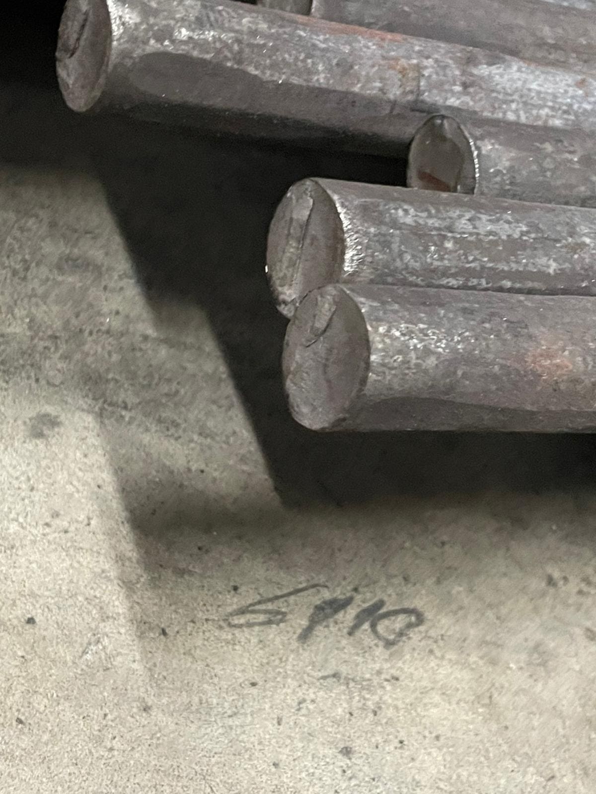 Rundeisen geschmiedet Ø 8 mm Laenge- 3000 mm Stahl -Roh- S235JR-88.116100